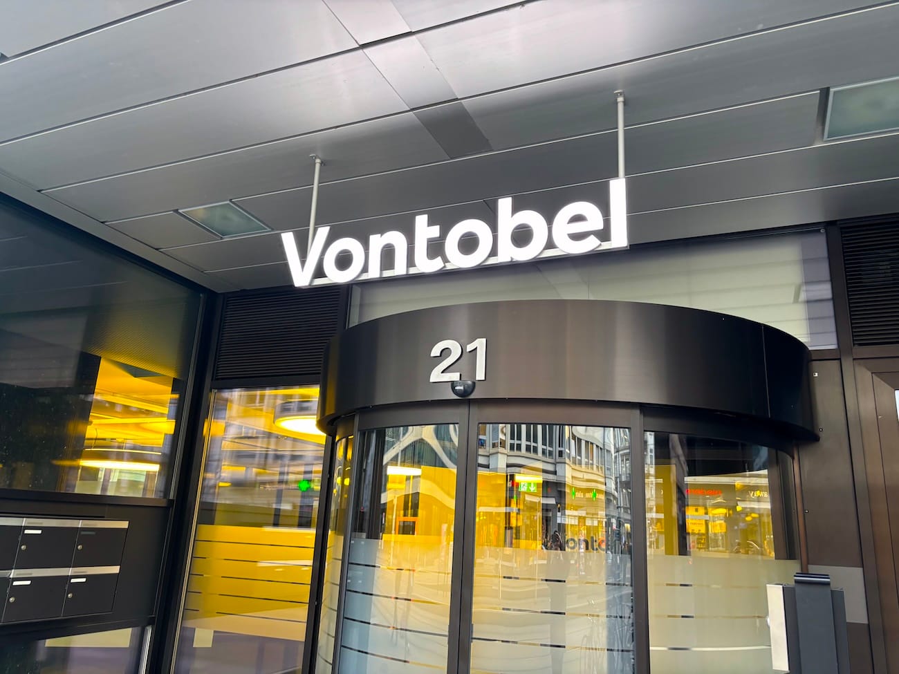 main entry to swiss private bank Vontobel
