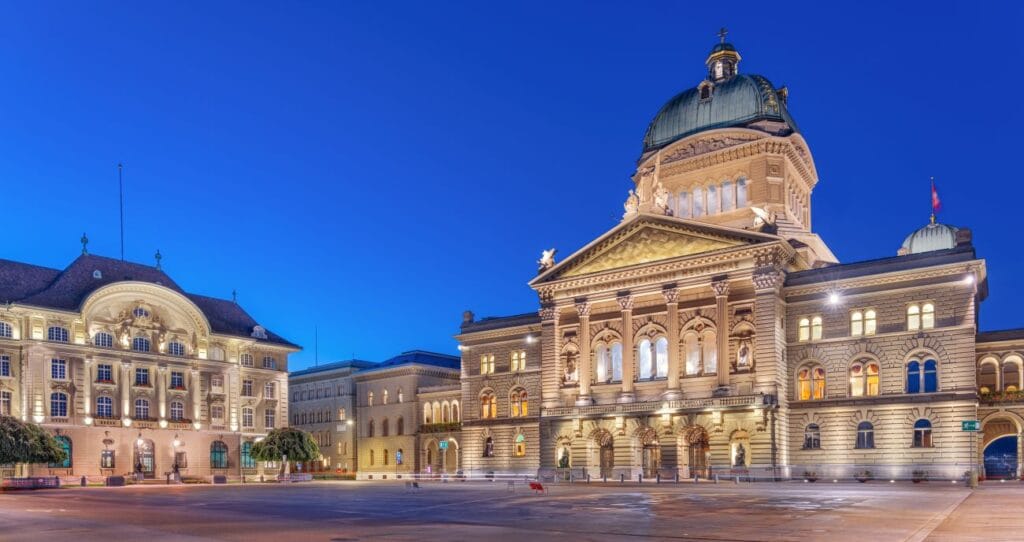 Picture of a Swiss National Bank and federal palace in Bern