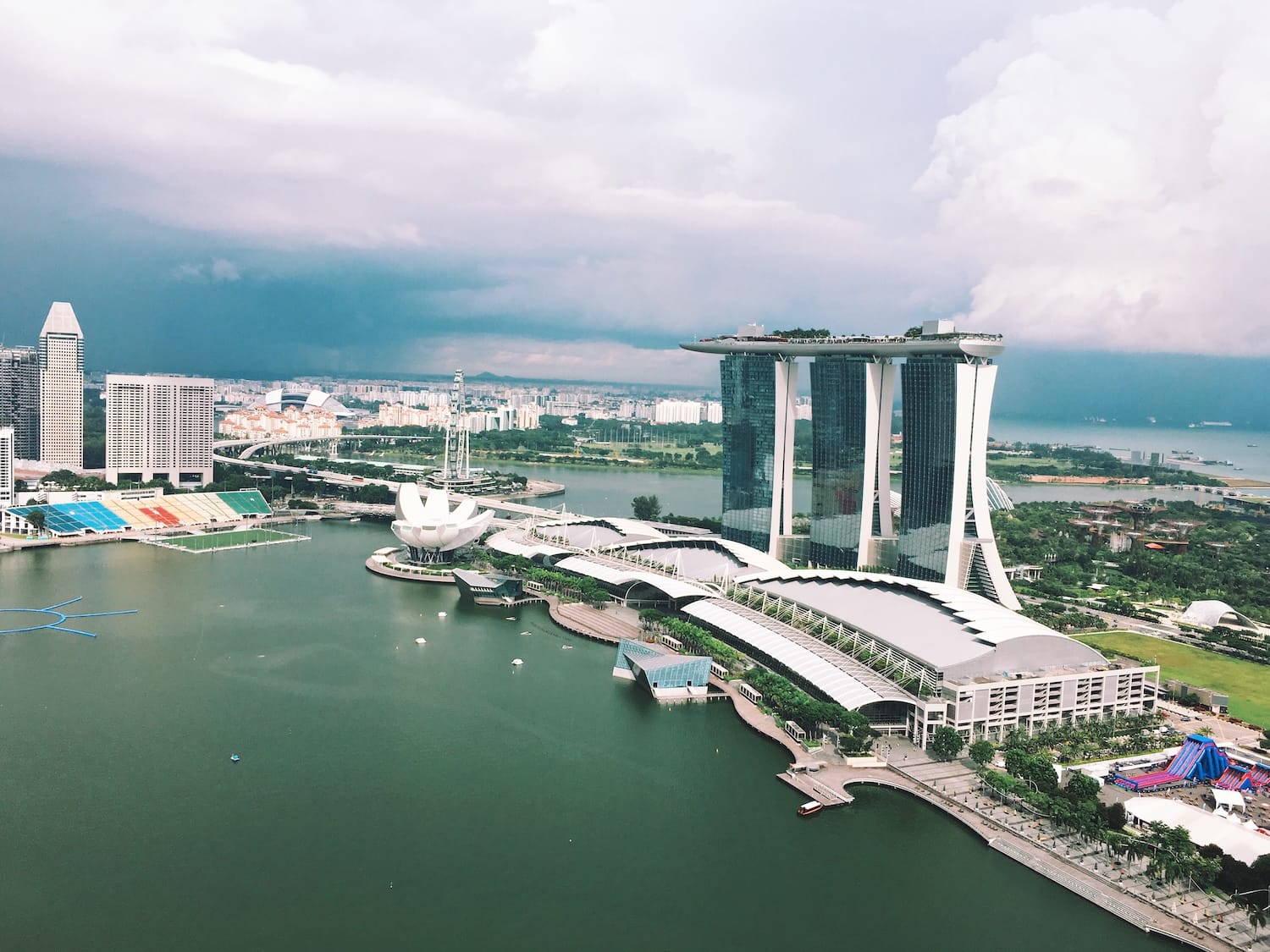 Singapore Marina Bay Sands skyline – best country to open offshore bank account in Asia 2026